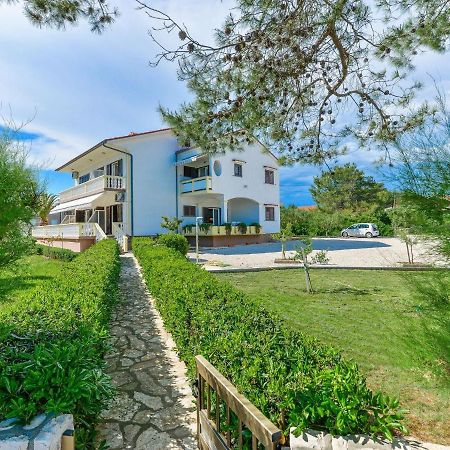 Apartments In House Liveric, In Vir At The Beach Экстерьер фото