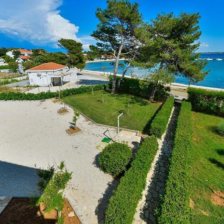 Apartments In House Liveric, In Vir At The Beach Экстерьер фото