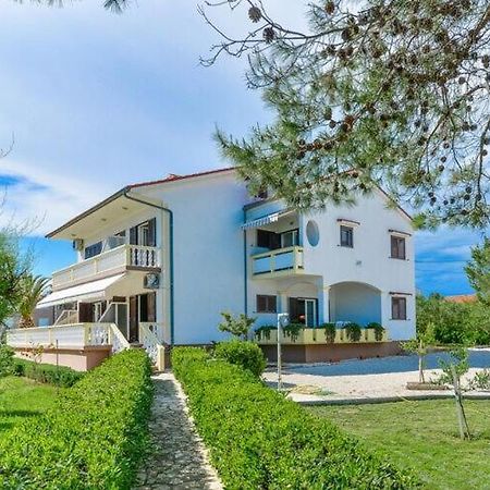 Apartments In House Liveric, In Vir At The Beach Экстерьер фото
