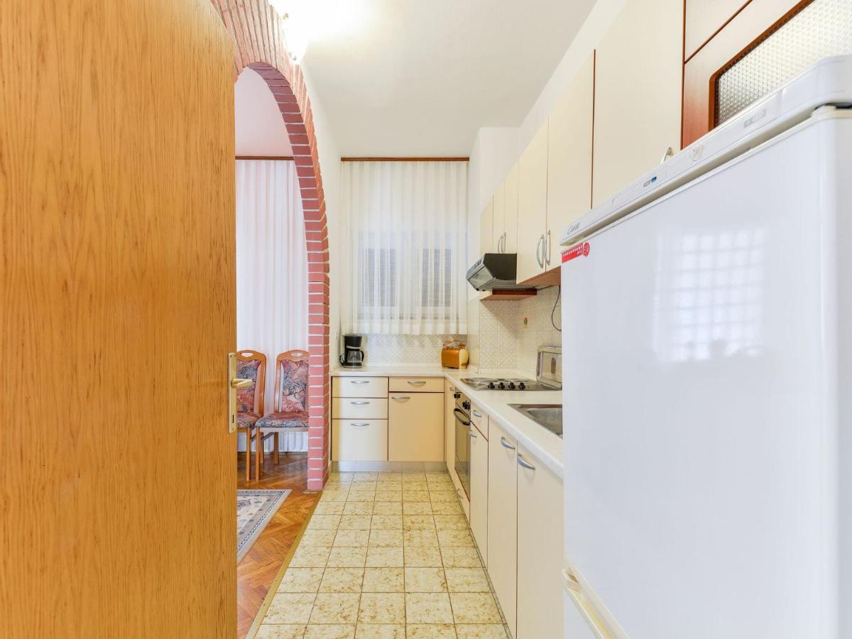 Apartments In House Liveric, In Vir At The Beach Экстерьер фото