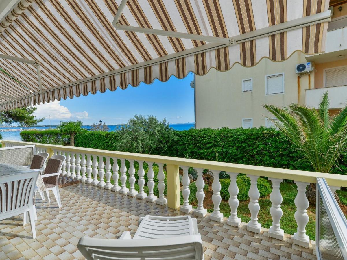 Apartments In House Liveric, In Vir At The Beach Экстерьер фото